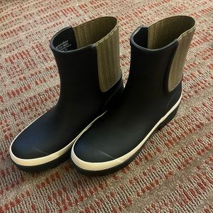 Tory Burch Rainboots W8